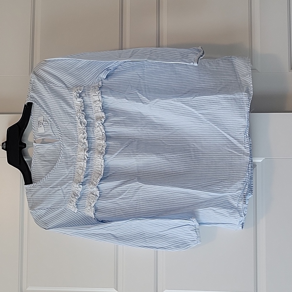 Bundle of Crown and Ivy blouses